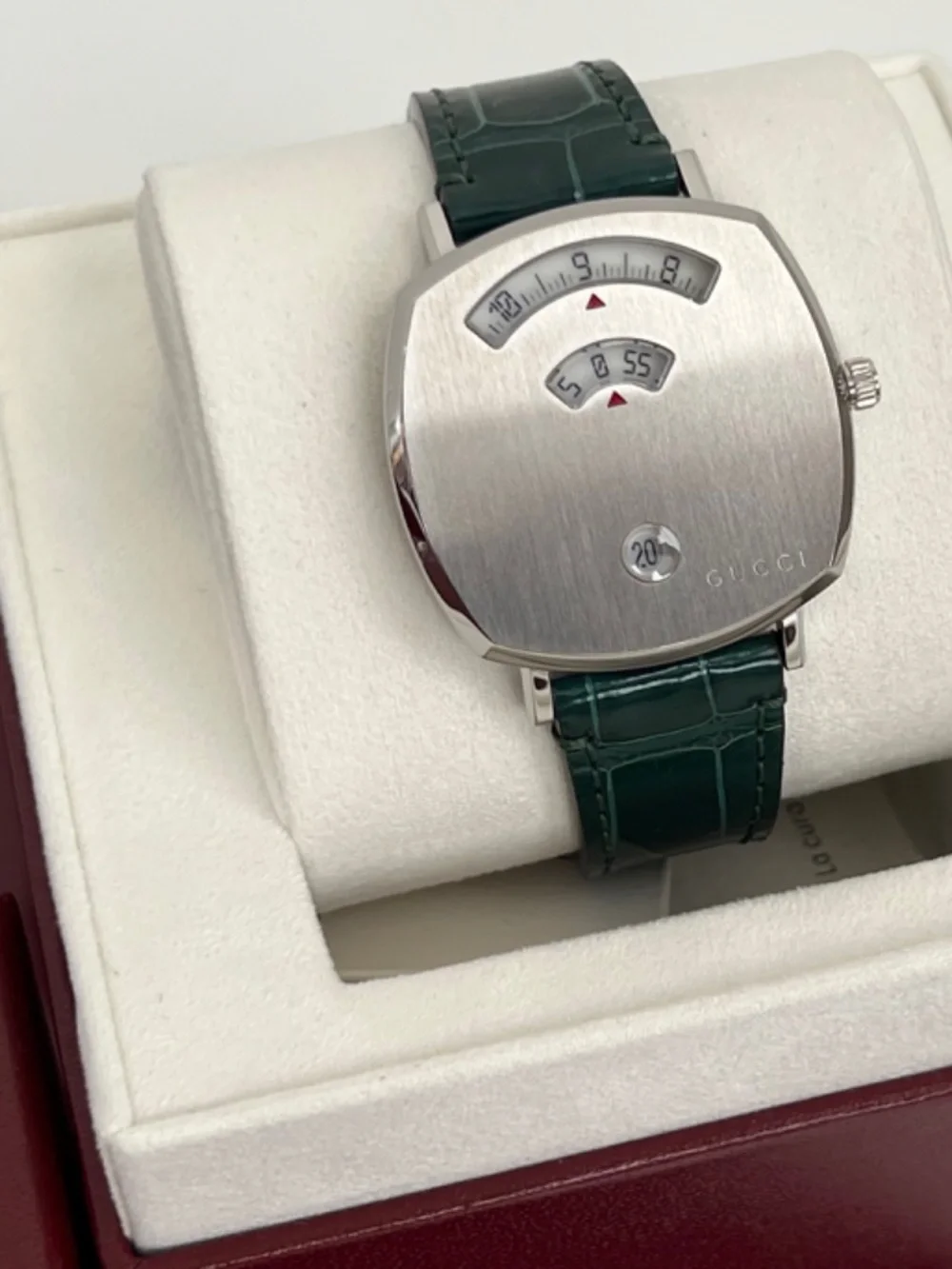 Gucci Grip Watch 35 mm Unisex Stainless Steel Silver 3 Windows Green Alligator